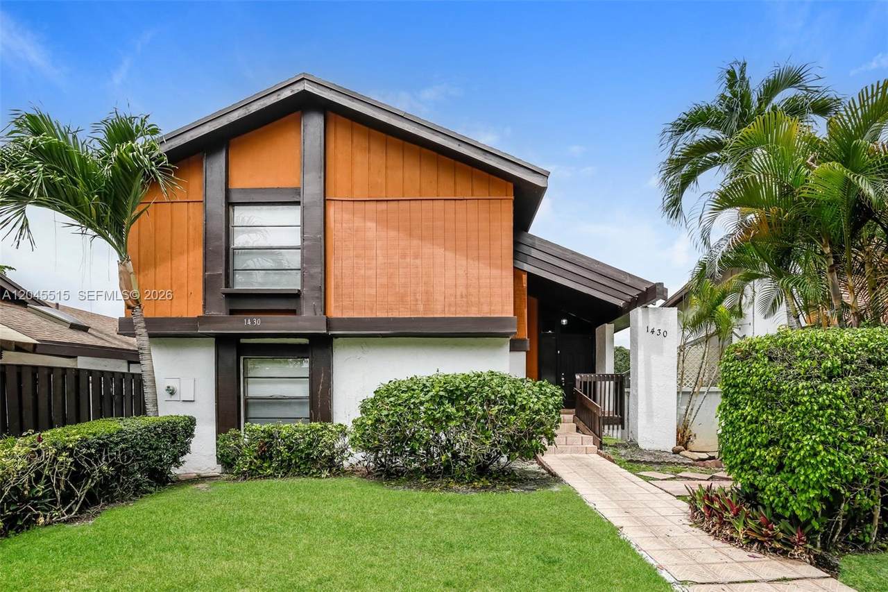 1430 Sandpiper Cir - Photo 1