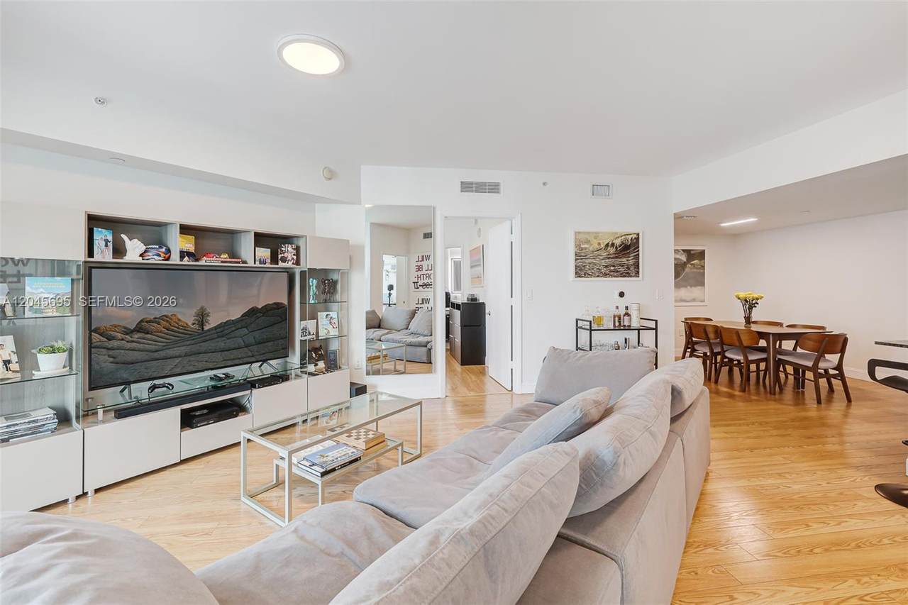 350 Miami Ave - Photo 1