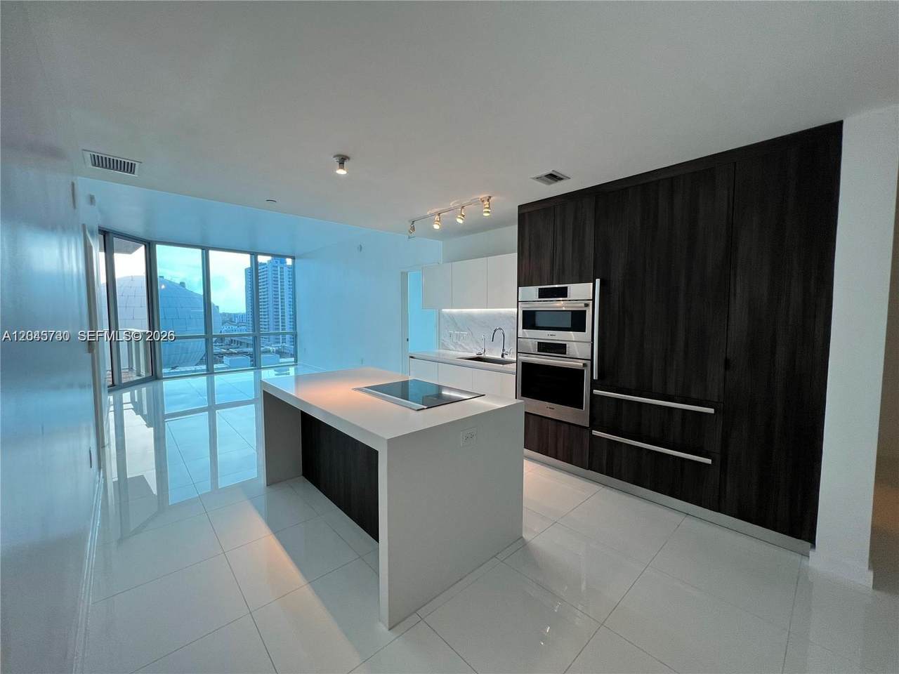 https://bt-photos.global.ssl.fastly.net/miami/1280_boomver_1_A12045730-2.jpg