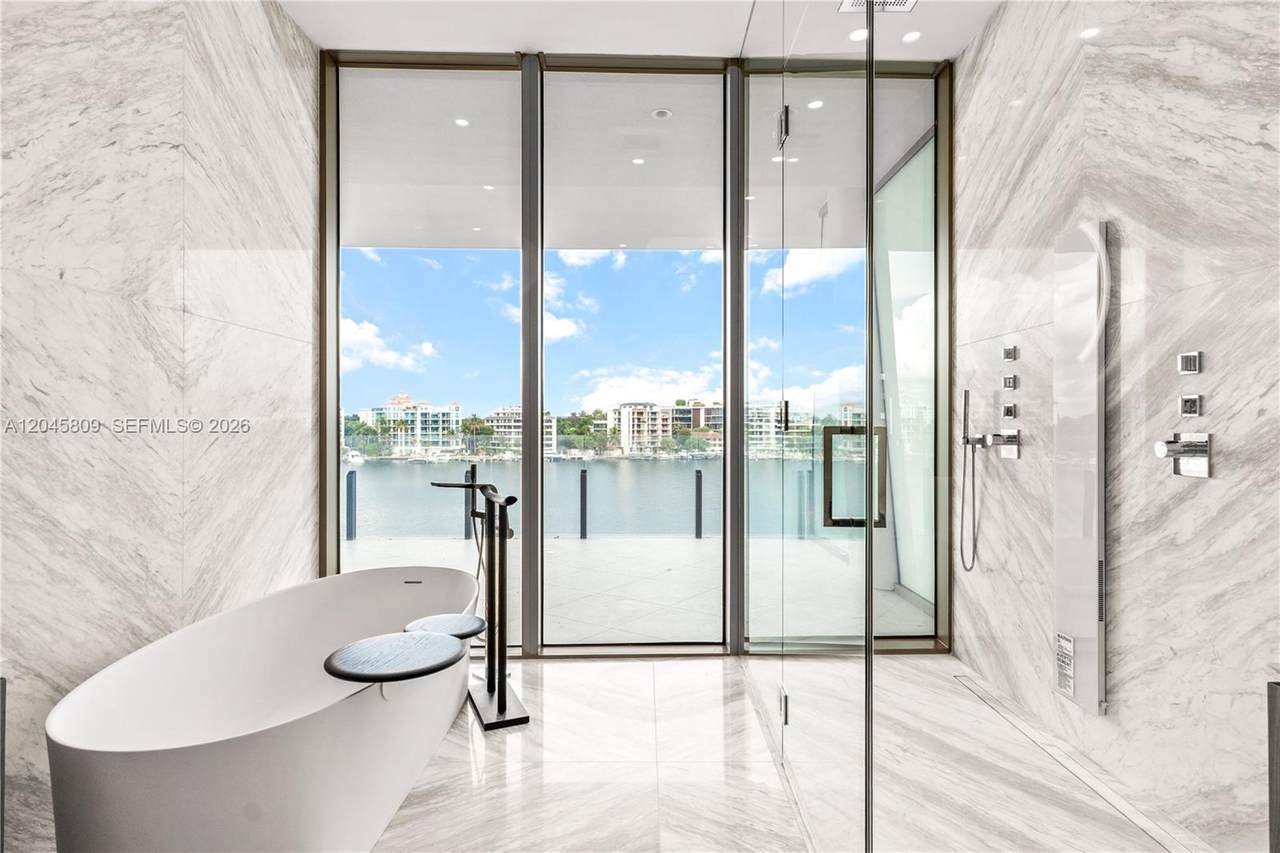 https://bt-photos.global.ssl.fastly.net/miami/1280_boomver_1_A12045809-2.jpg