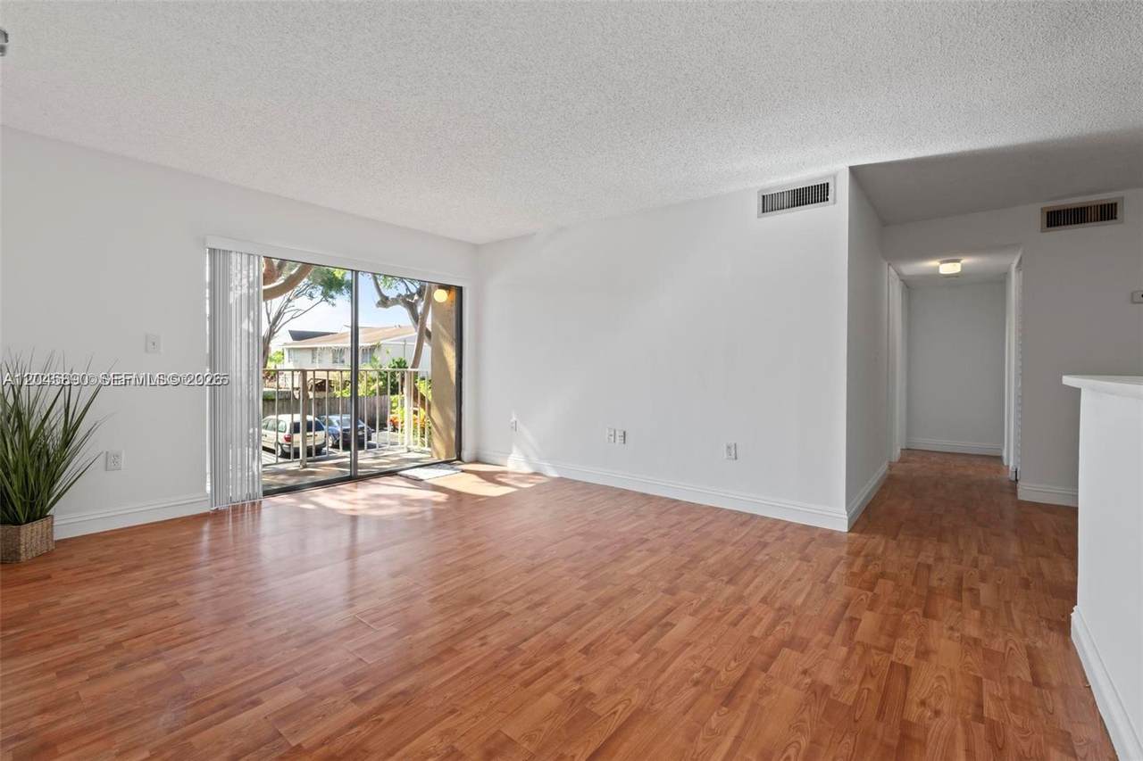 15600 80th St - Photo 1