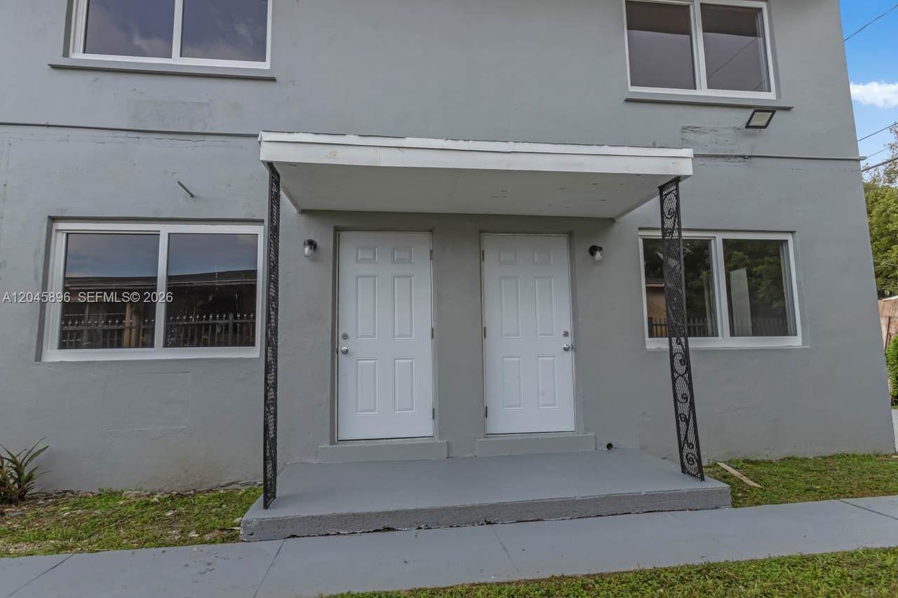 1430 2nd Ave - Photo 1