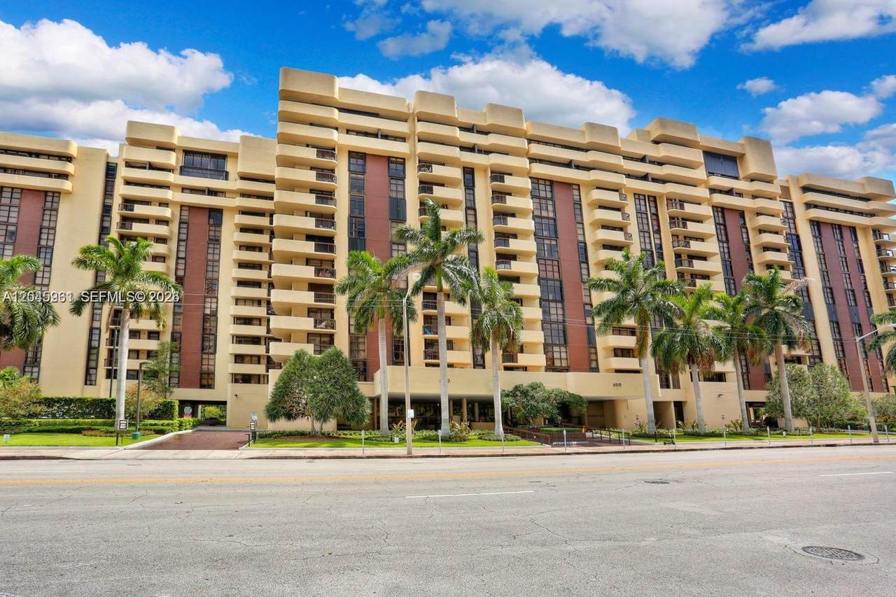 600 Biltmore Way - Photo 1