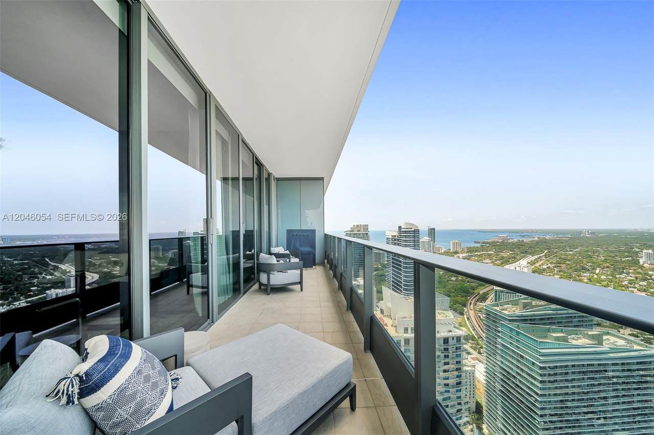 1000 Brickell Plz - Photo 1