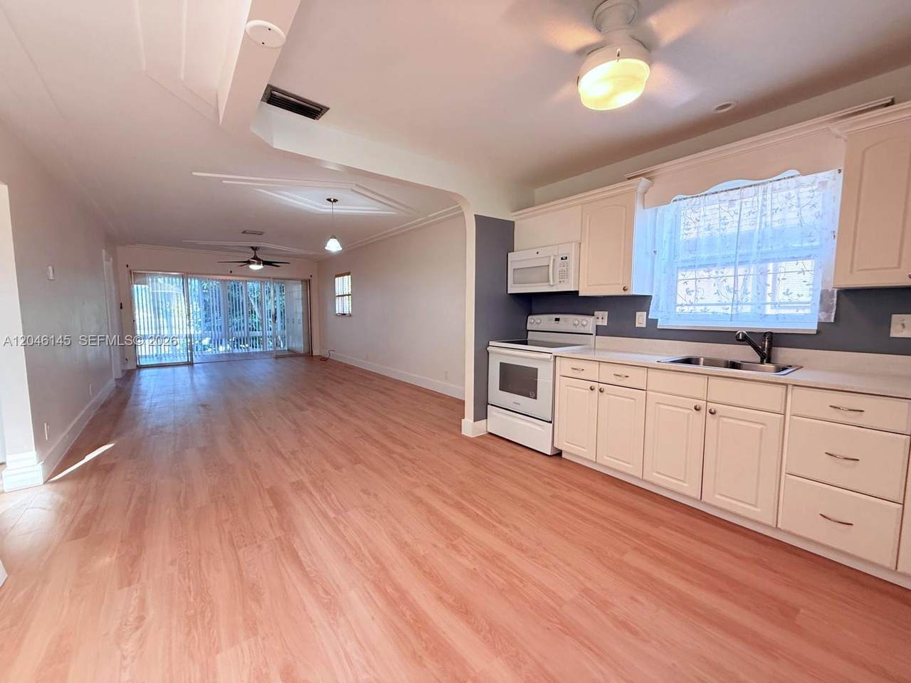 2832 Fillmore St - Photo 1