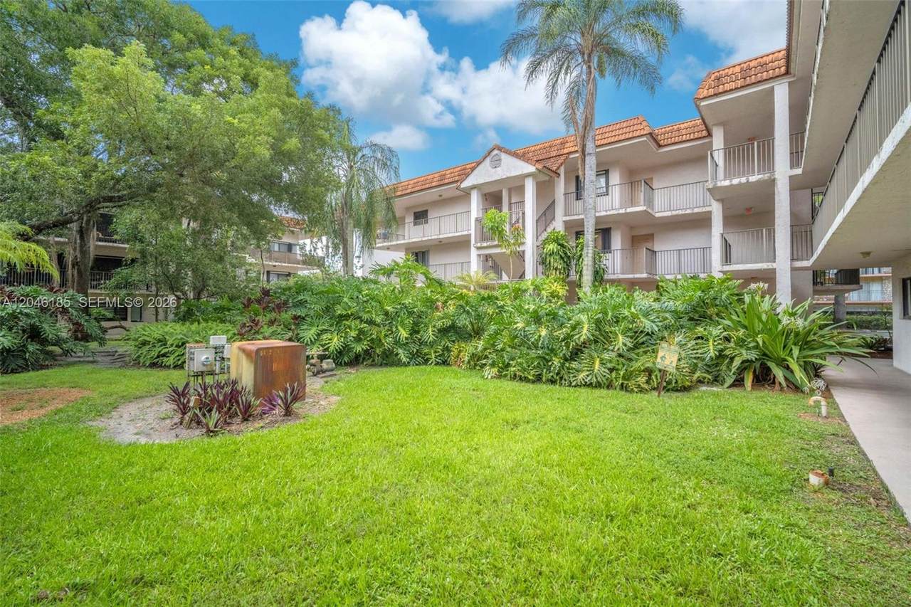 4720 62nd Way - Photo 1
