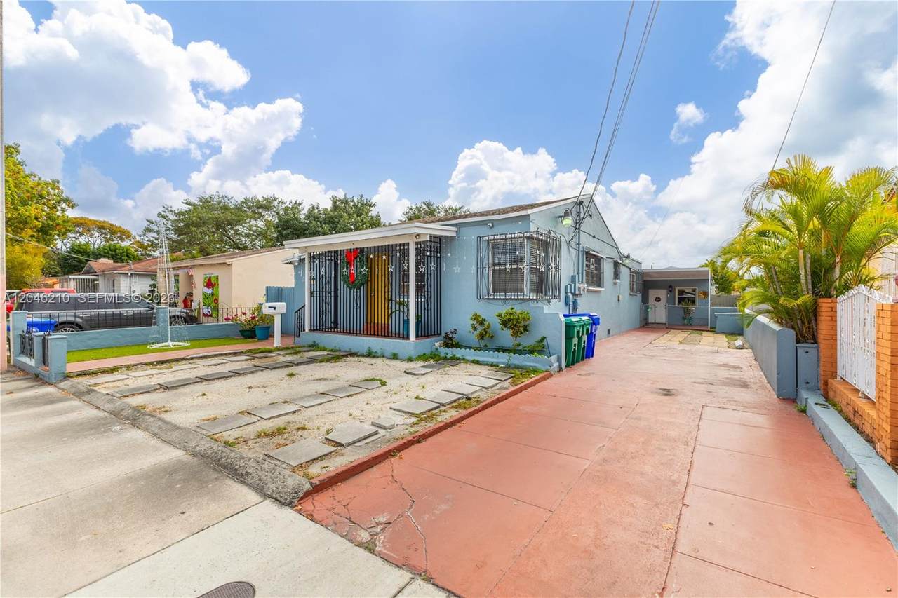 2818 2nd St - Photo 1