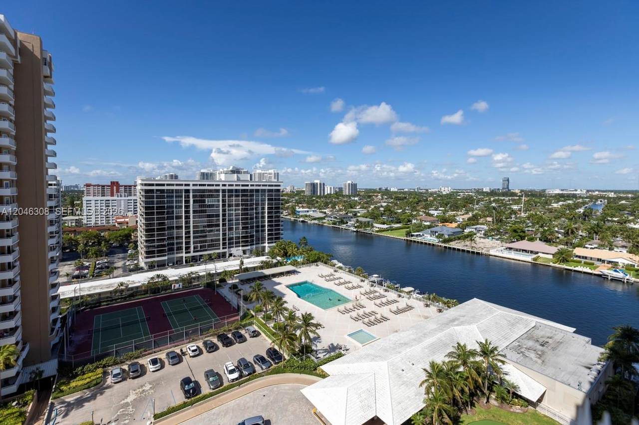 1965 Ocean Dr - Photo 1