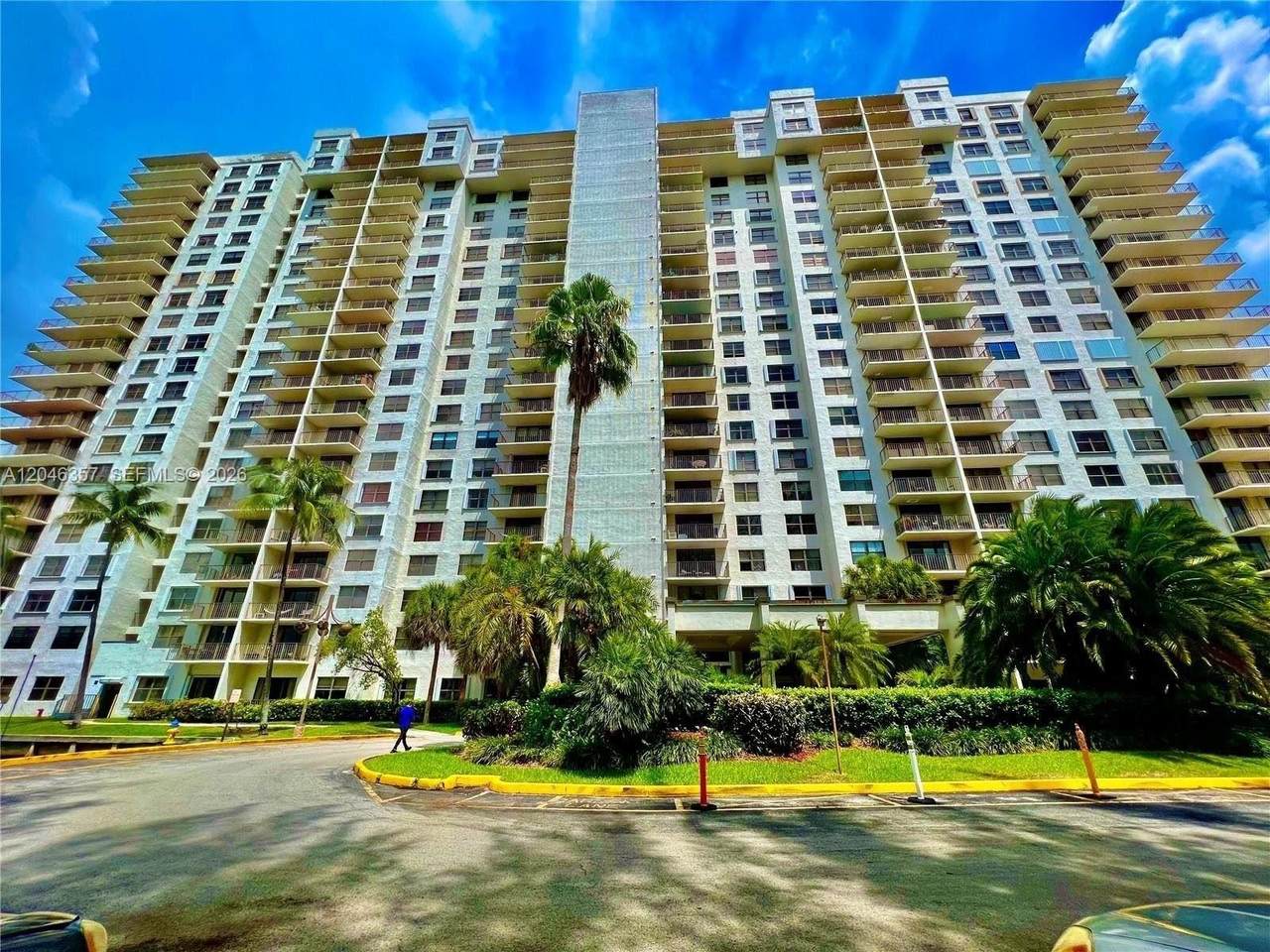 18151 31st Ct - Photo 1