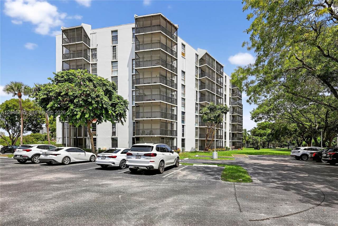 3401 Country Club Dr - Photo 1