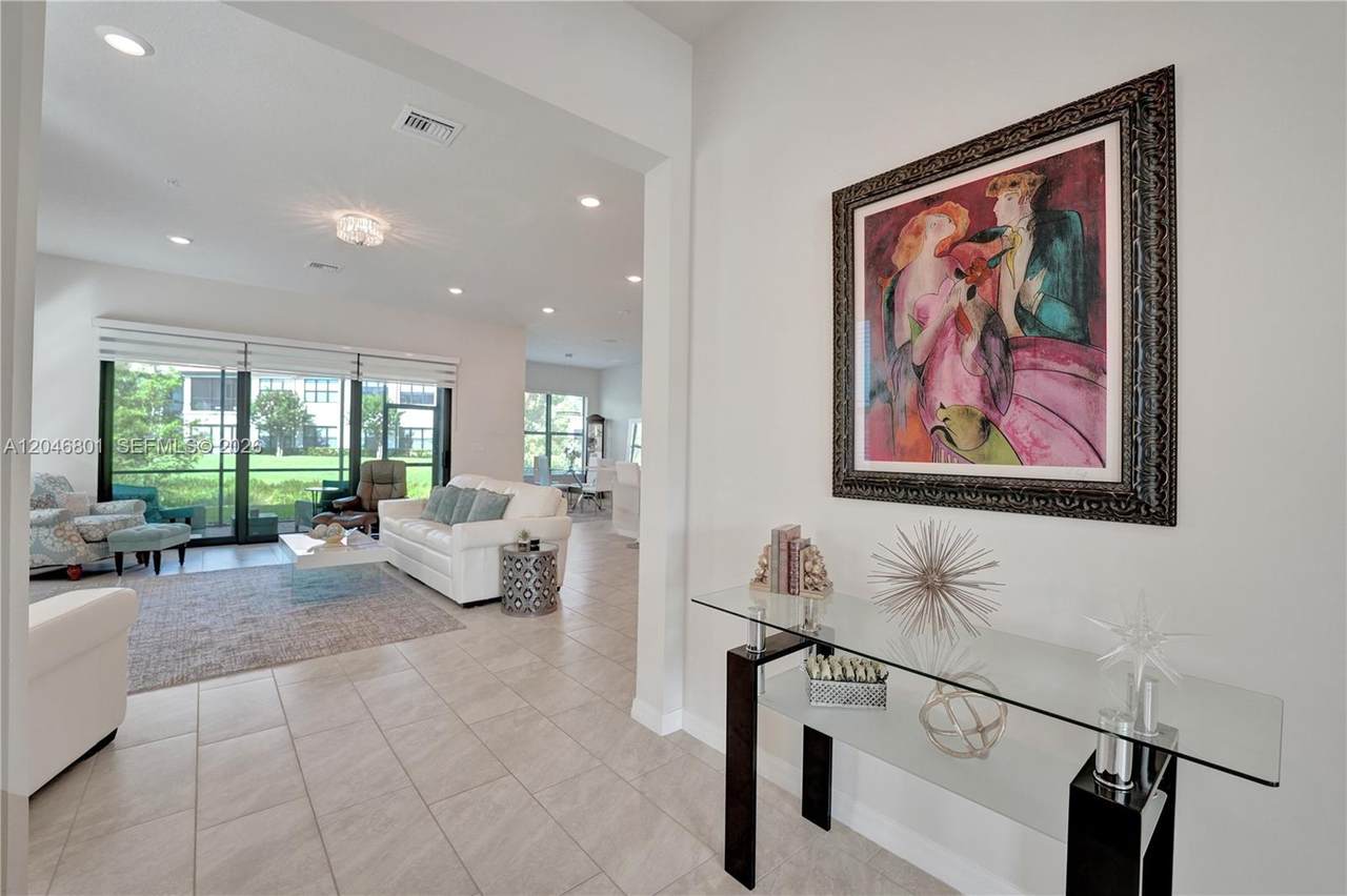 https://bt-photos.global.ssl.fastly.net/miami/1280_boomver_1_A12046801-2.jpg
