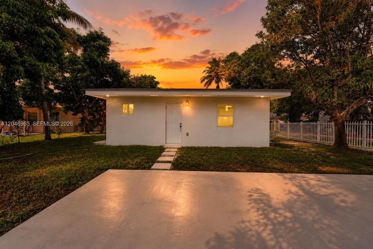 521 33rd Ave - Photo 1