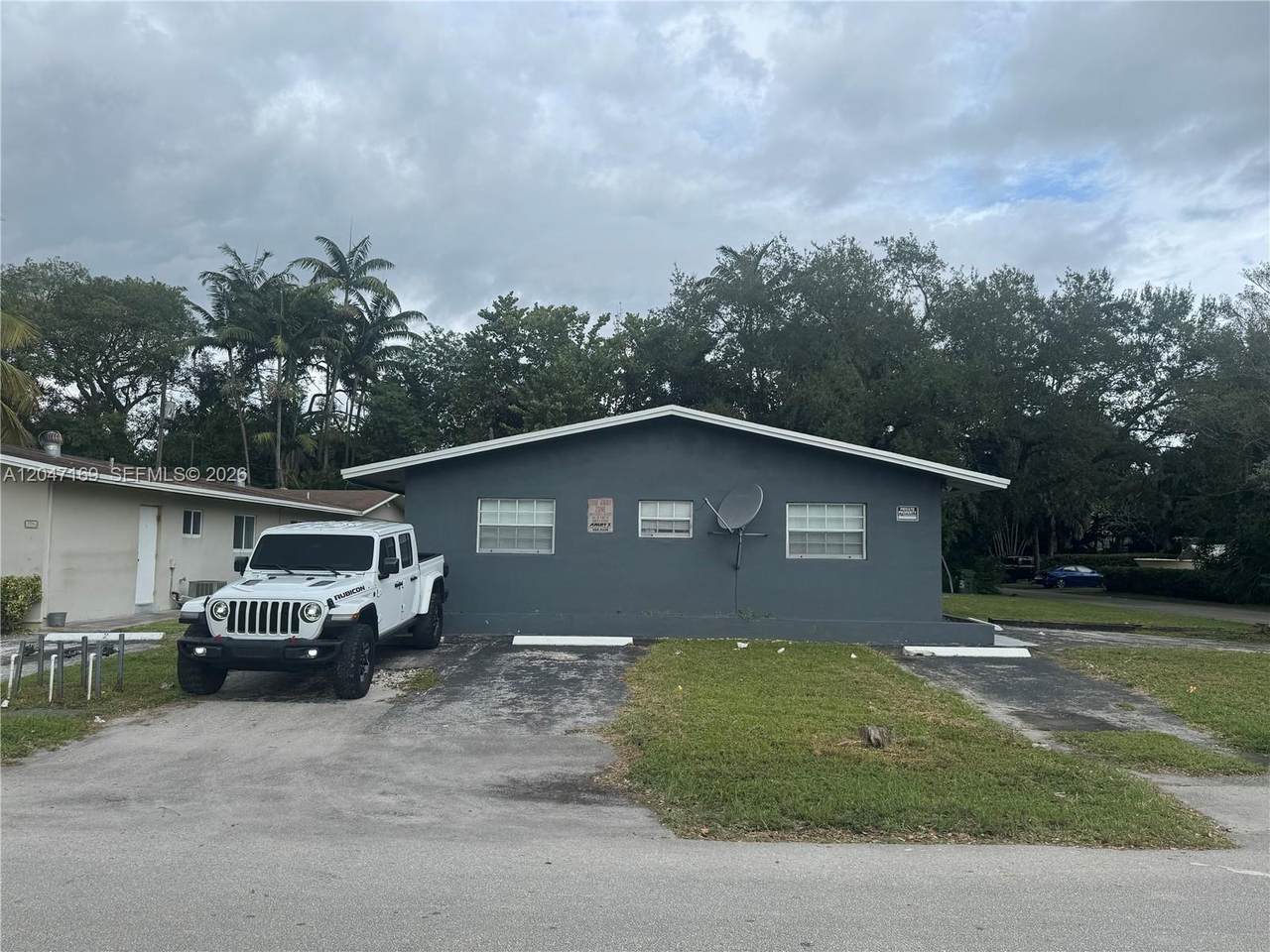 353 19th Ave - Photo 1
