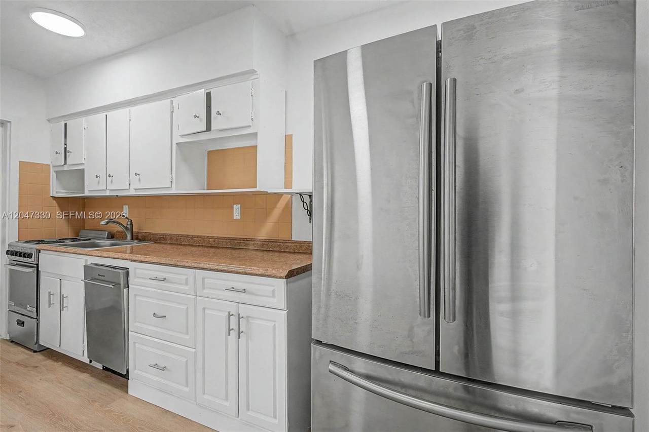 60 79th St - Photo 1