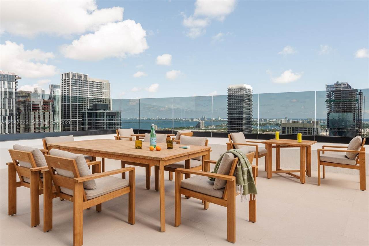 225 Miami Ave - Photo 1