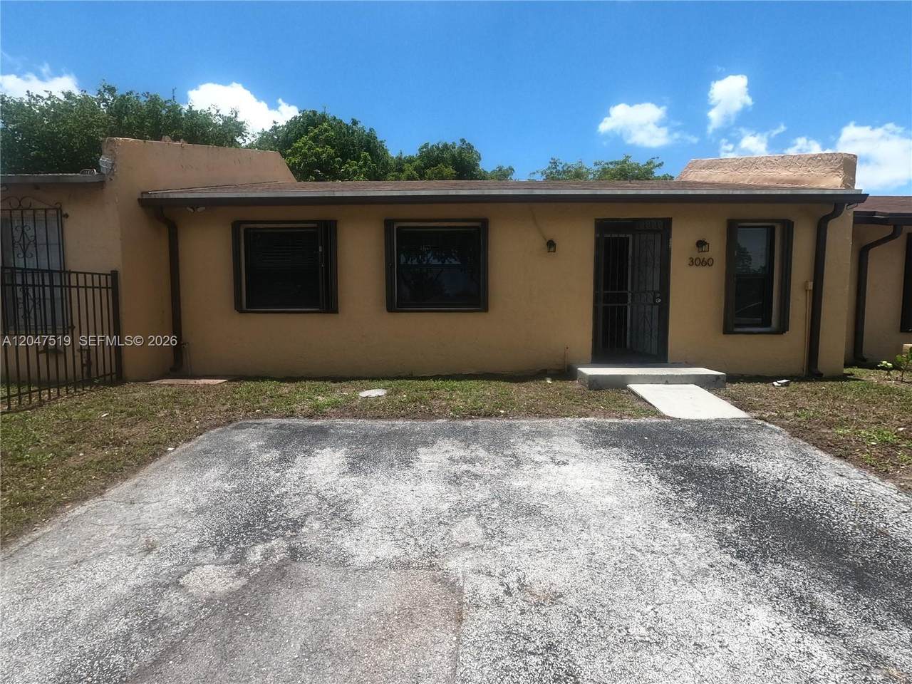 3060 204th Ln - Photo 1