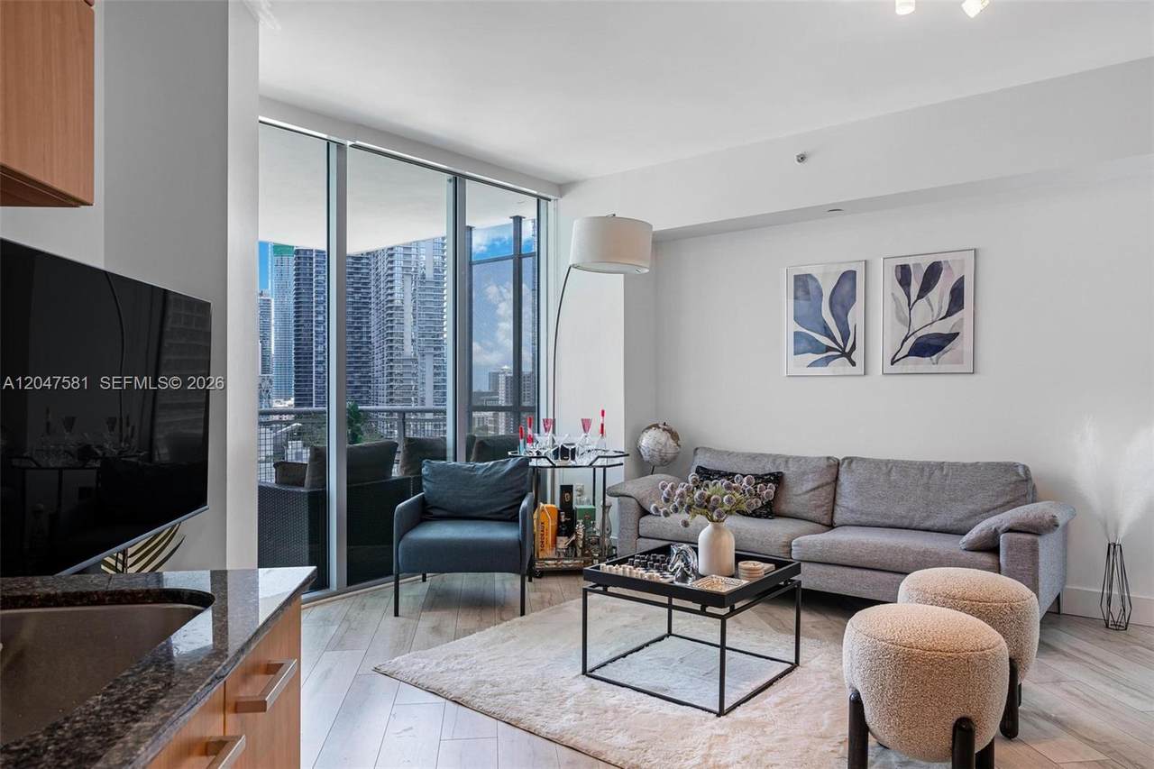 350 Miami Ave - Photo 1