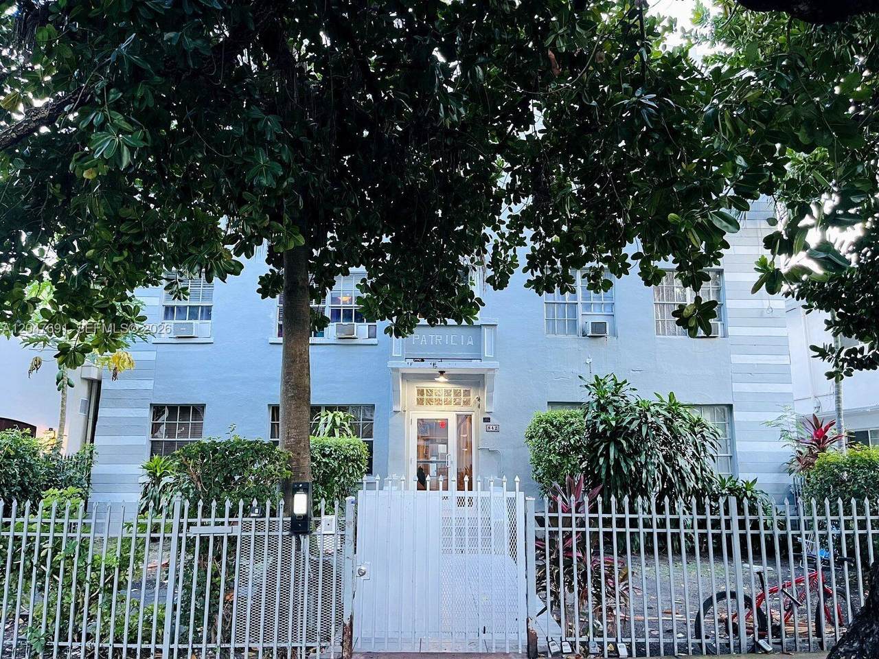 842 Meridian - Photo 1