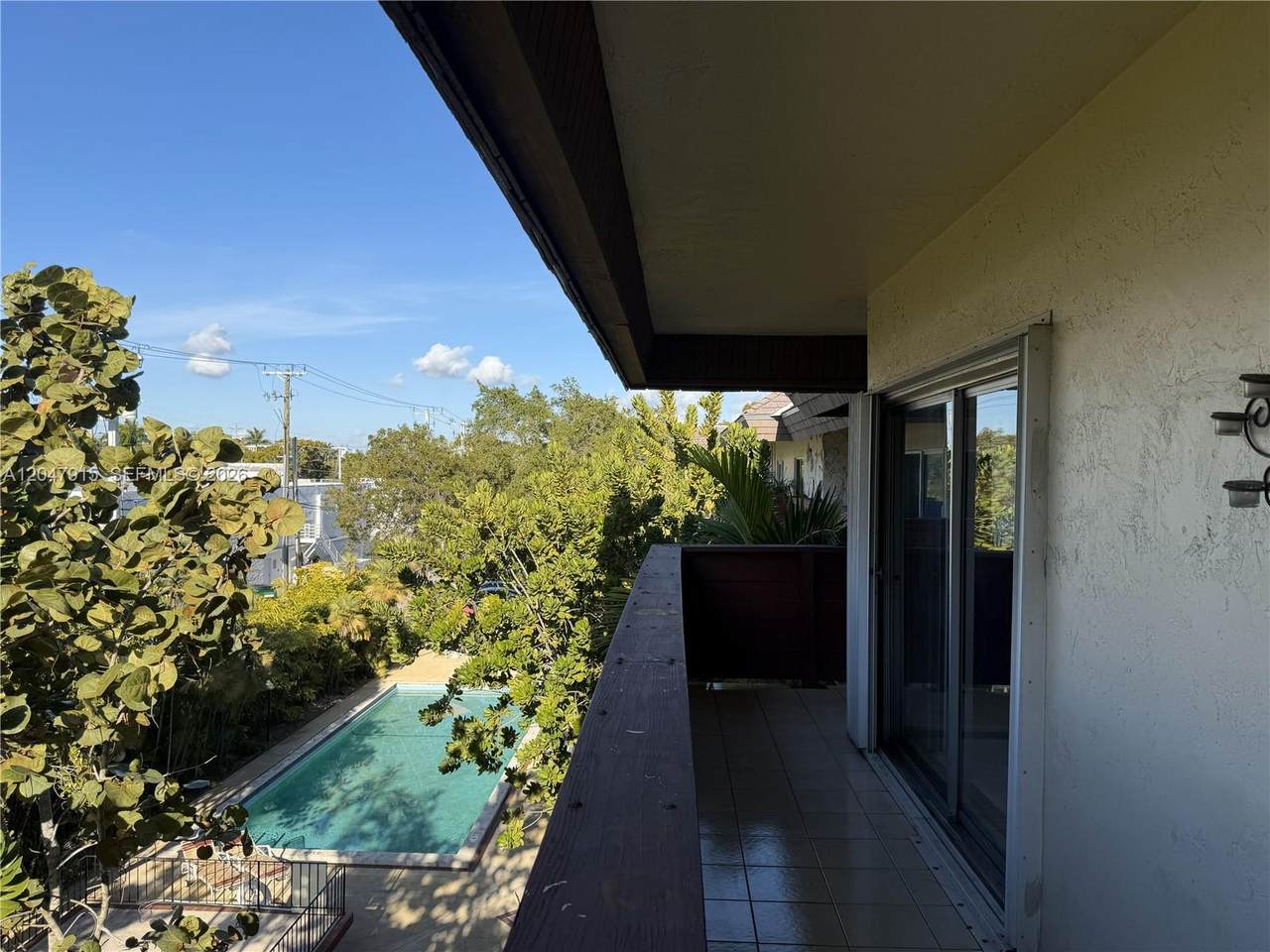 1205 Mariposa Ave - Photo 1