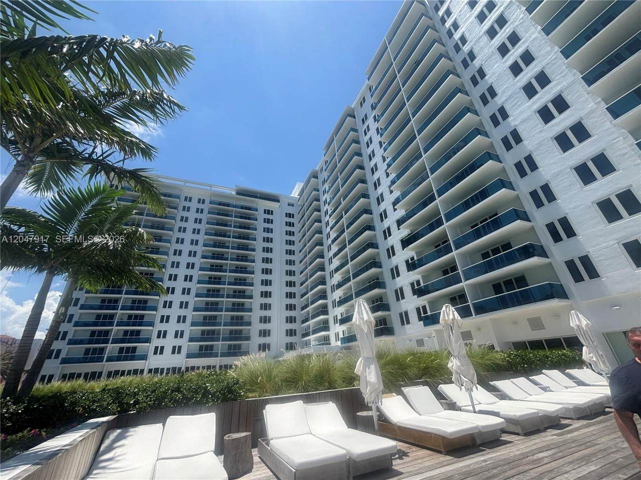 2301 Collins Ave - Photo 1