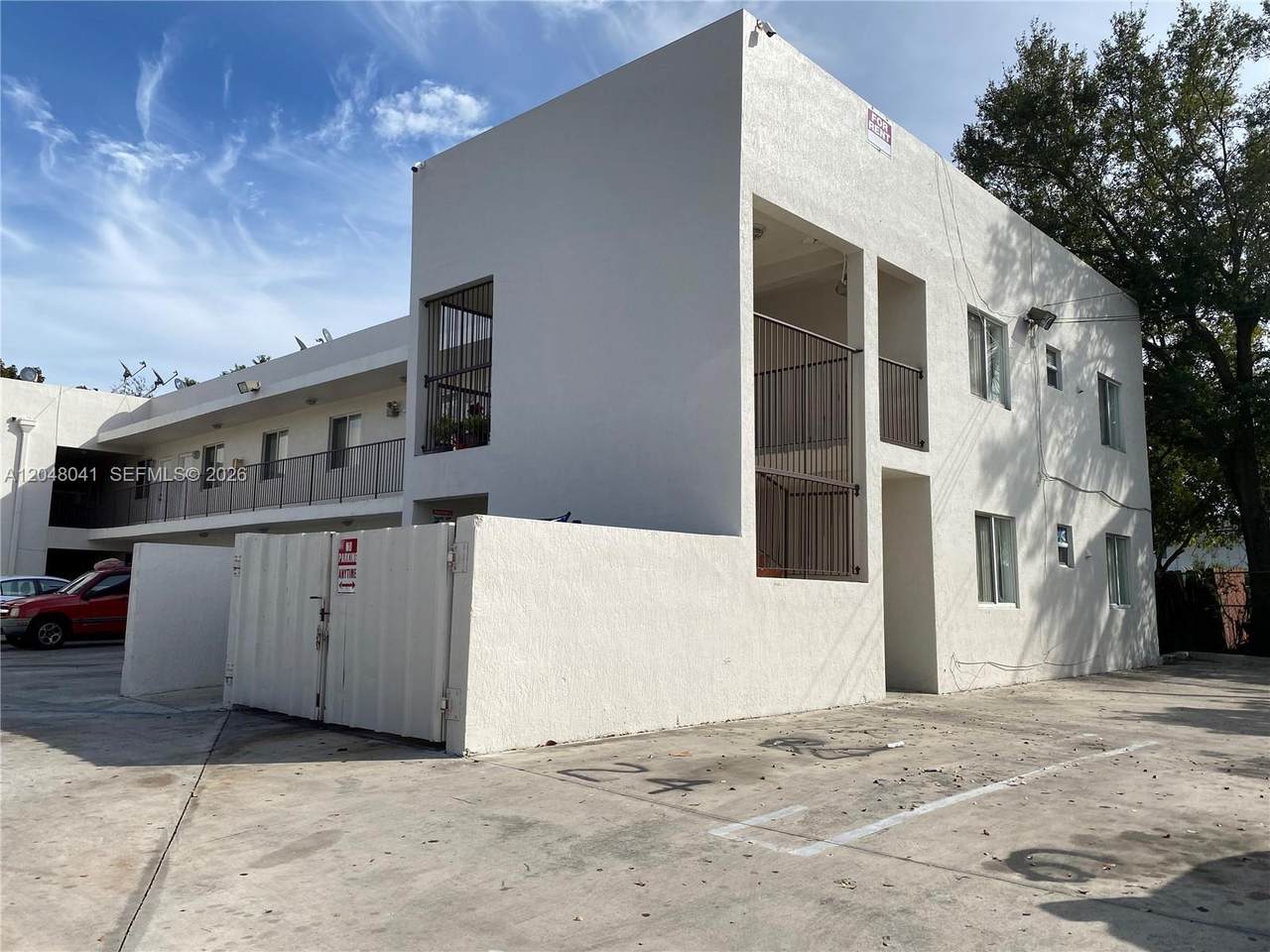 181 47th Ave - Photo 1