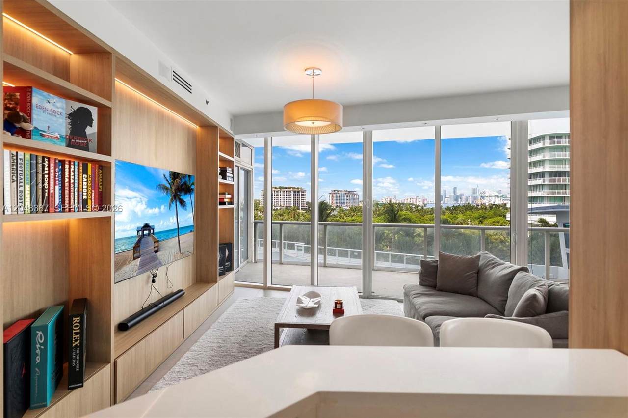 100 Pointe Dr - Photo 1