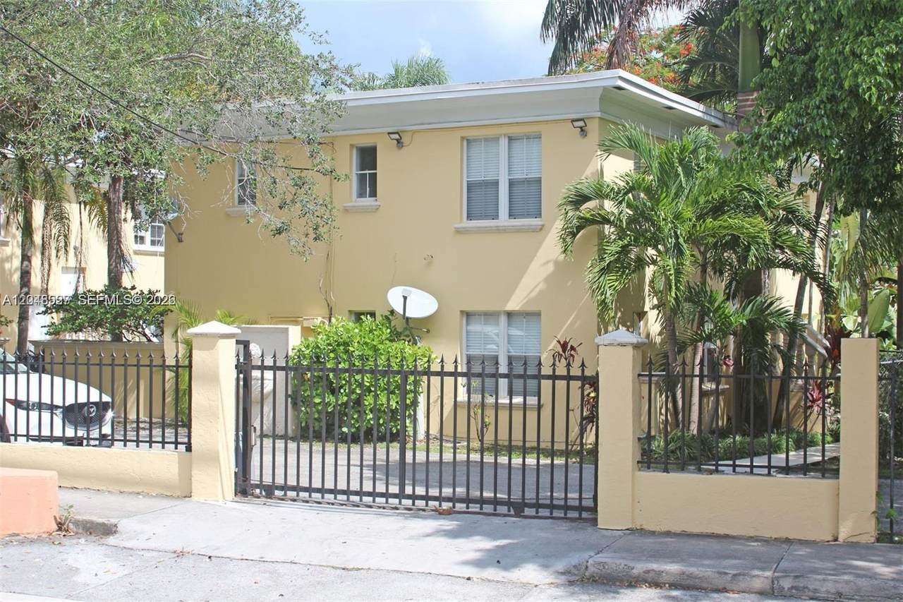 3395 Franklin Ave - Photo 1