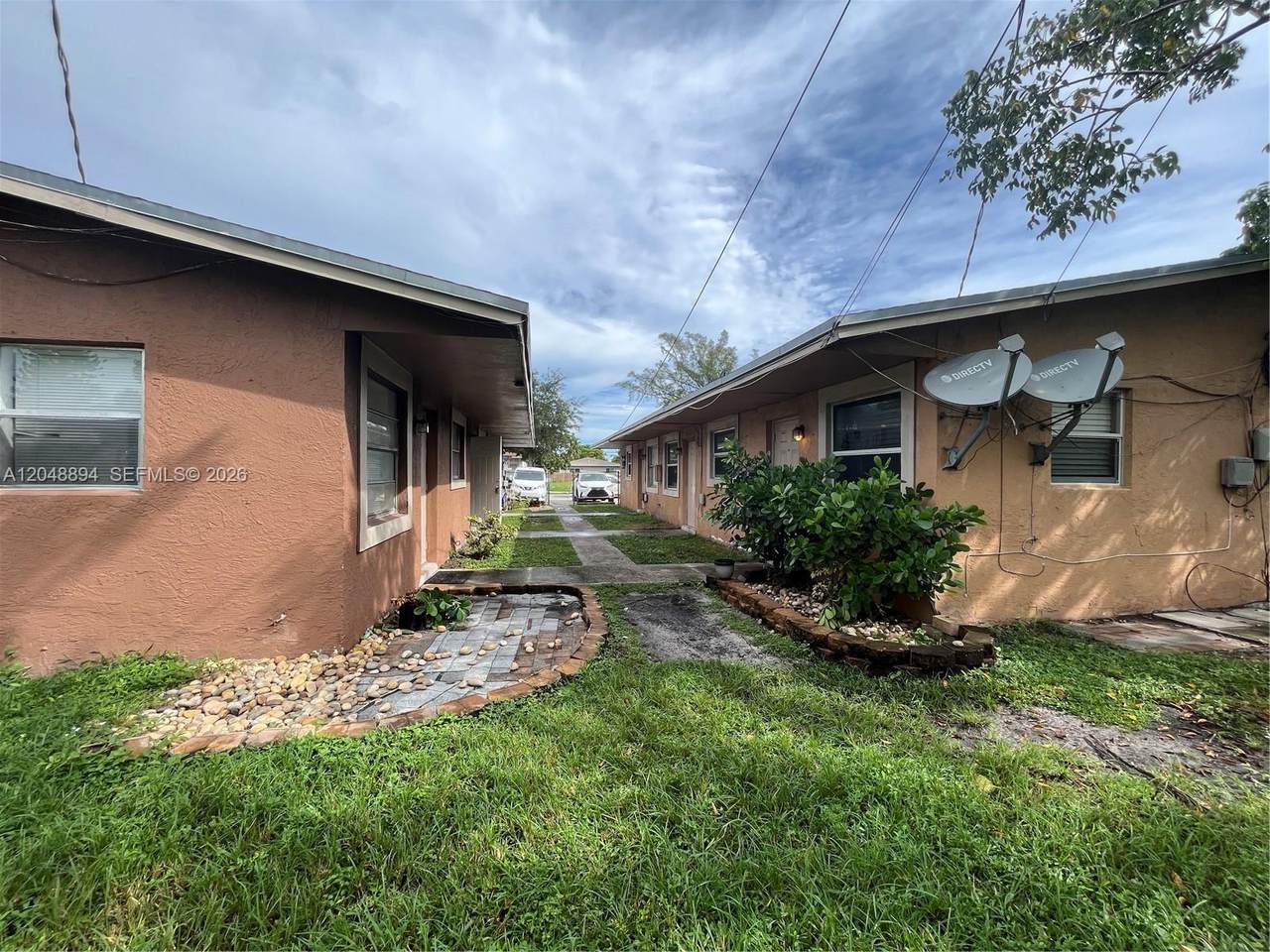 3024 2nd St - Photo 1
