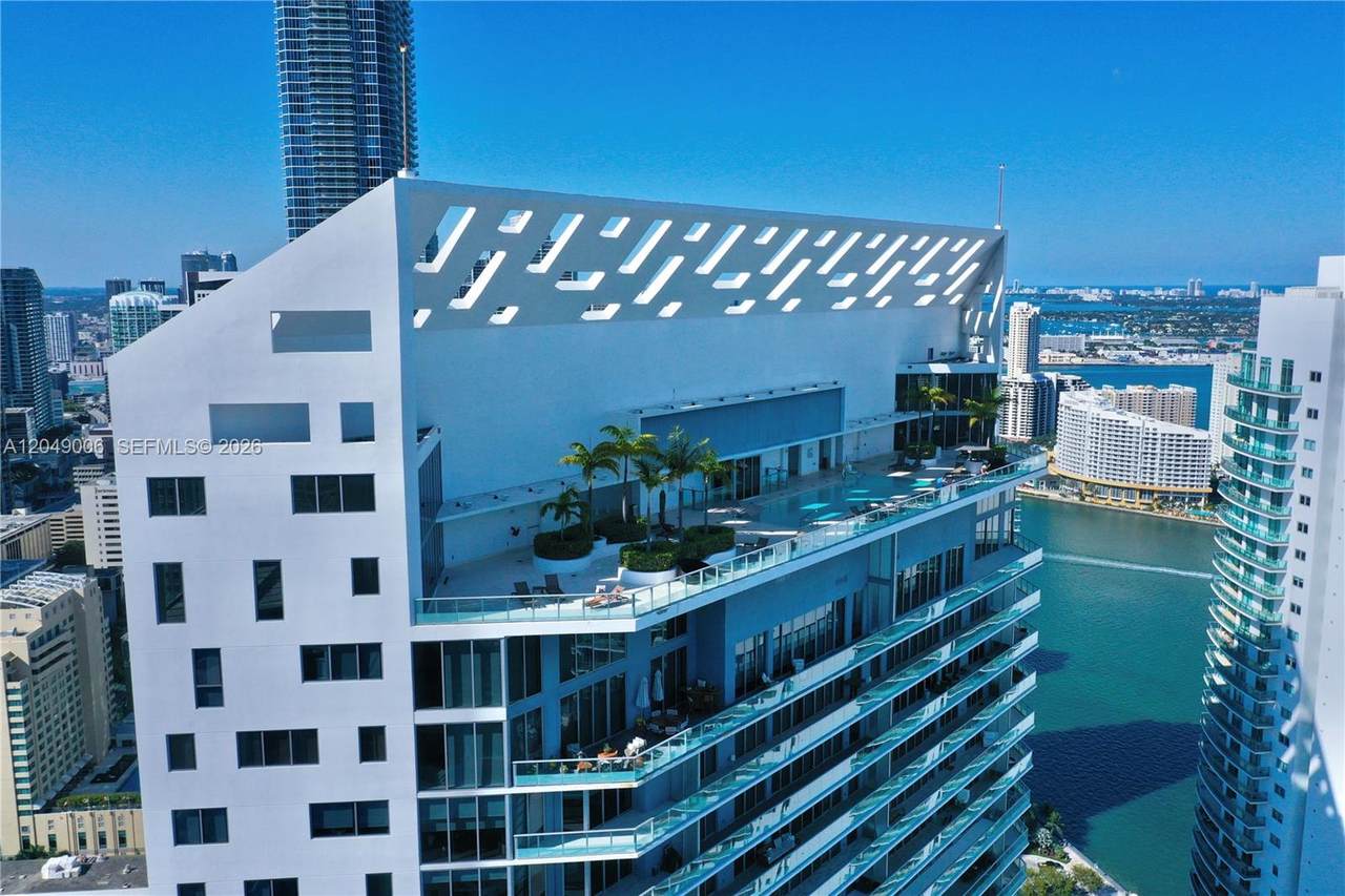 https://bt-photos.global.ssl.fastly.net/miami/1280_boomver_1_A12049006-2.jpg