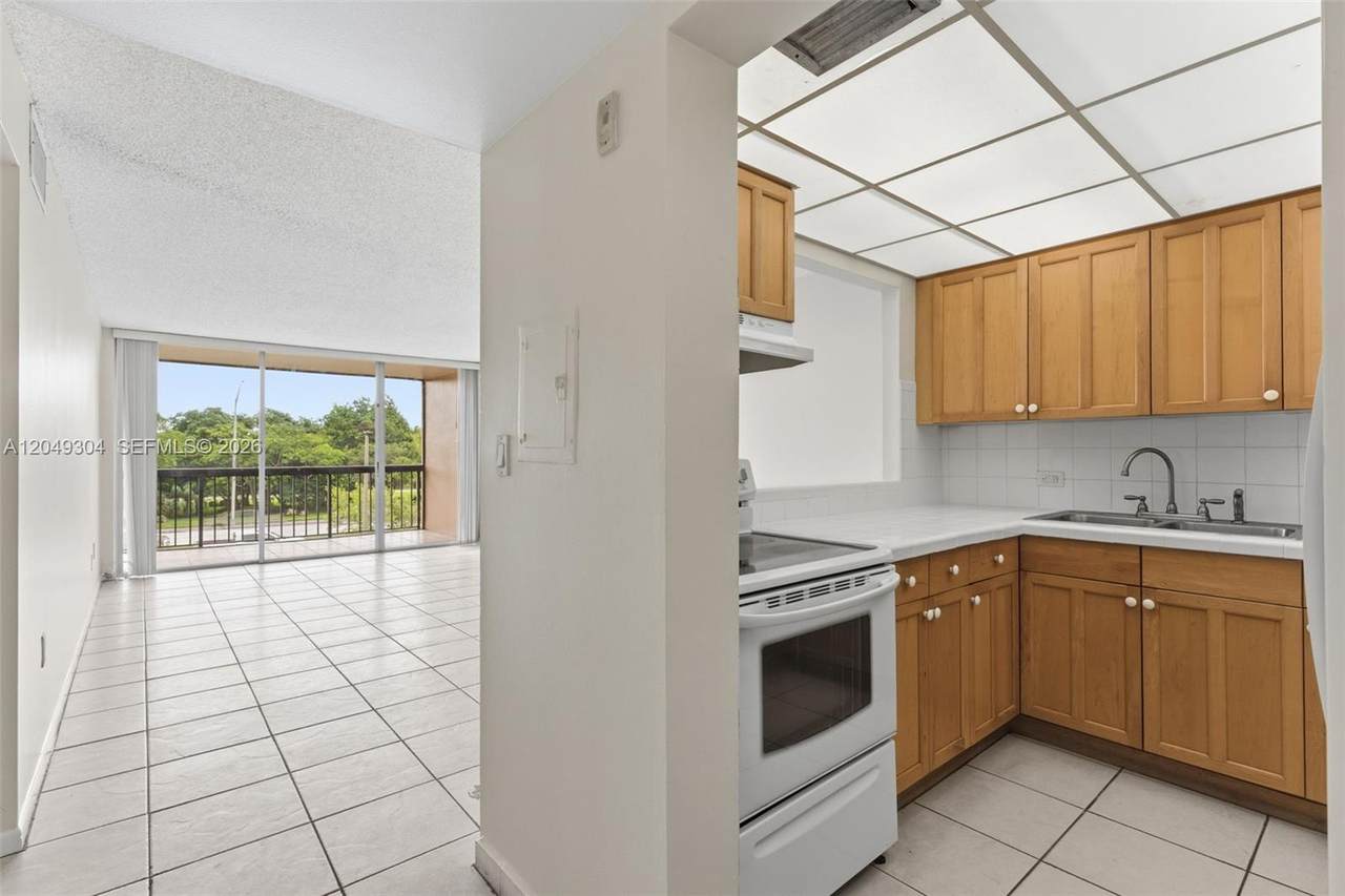 10425 112th Ave - Photo 1