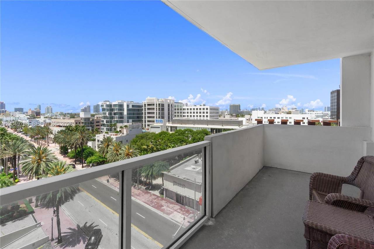 100 Lincoln Rd - Photo 1