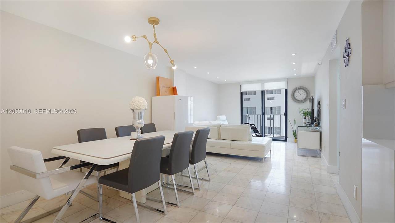 4301 Collins Ave - Photo 1