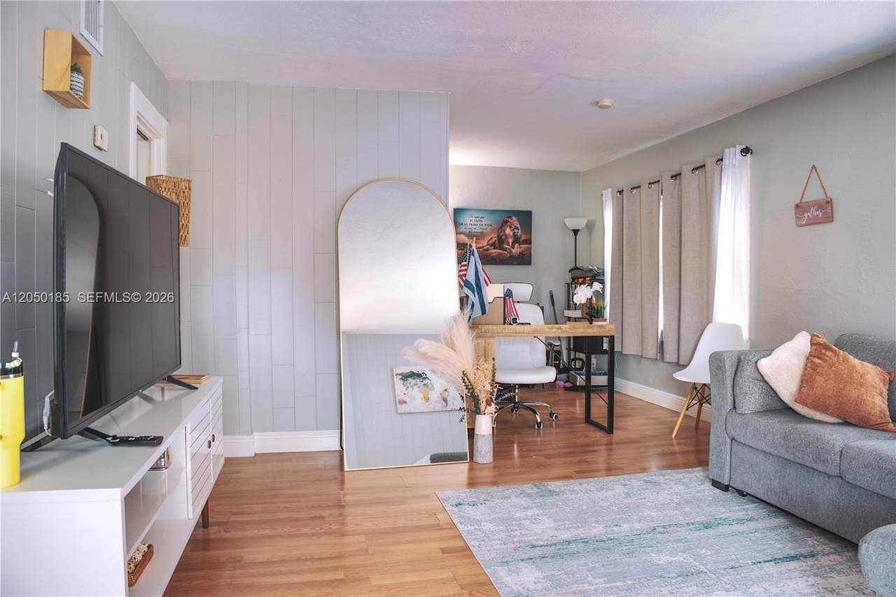 https://bt-photos.global.ssl.fastly.net/miami/1280_boomver_1_A12050185-2.jpg