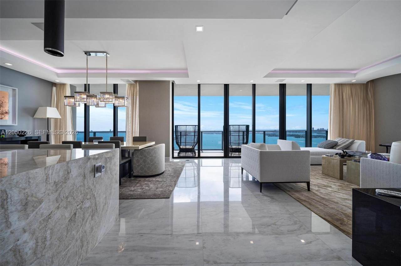https://bt-photos.global.ssl.fastly.net/miami/1280_boomver_1_A12050226-2.jpg
