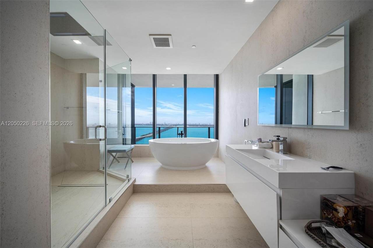 https://bt-photos.global.ssl.fastly.net/miami/1280_boomver_1_A12050226-2.jpg