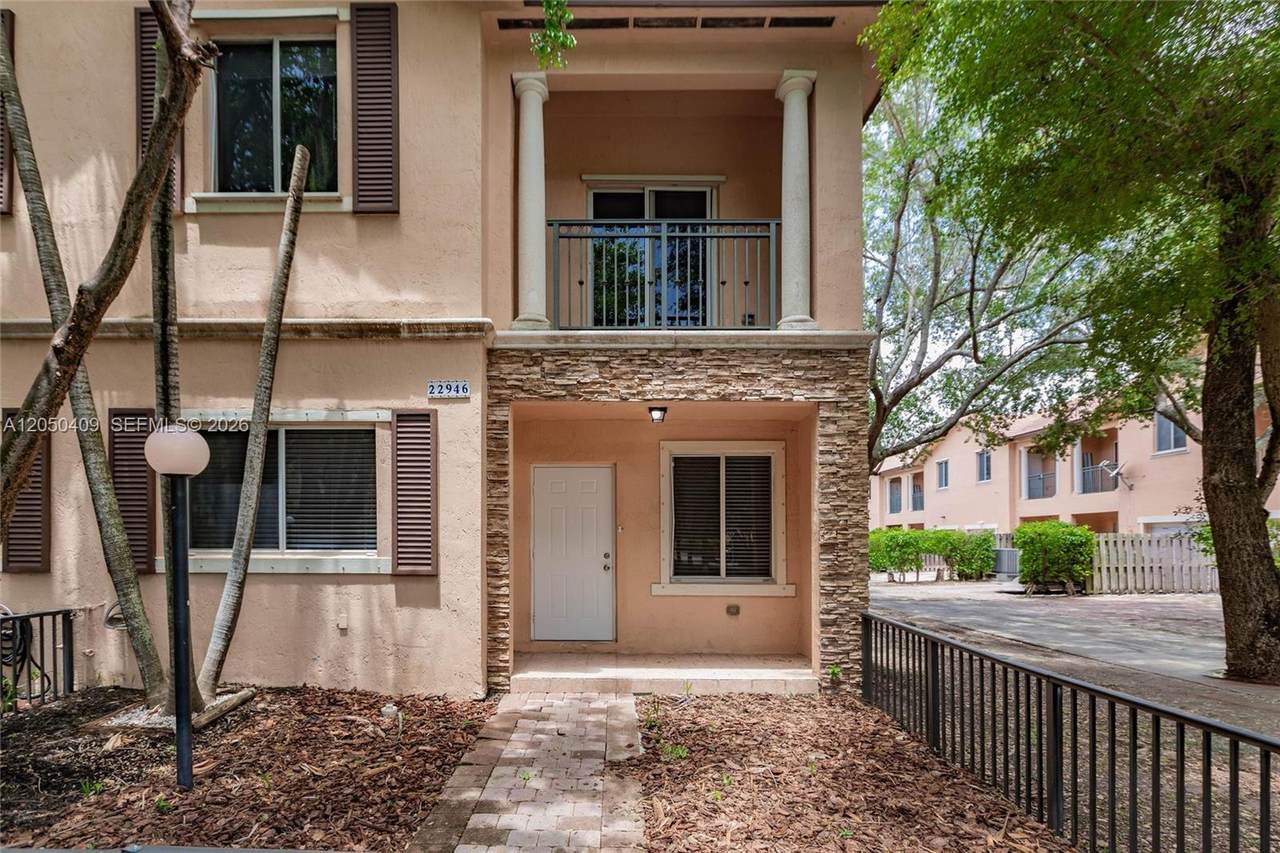 22946 112th Pl - Photo 1