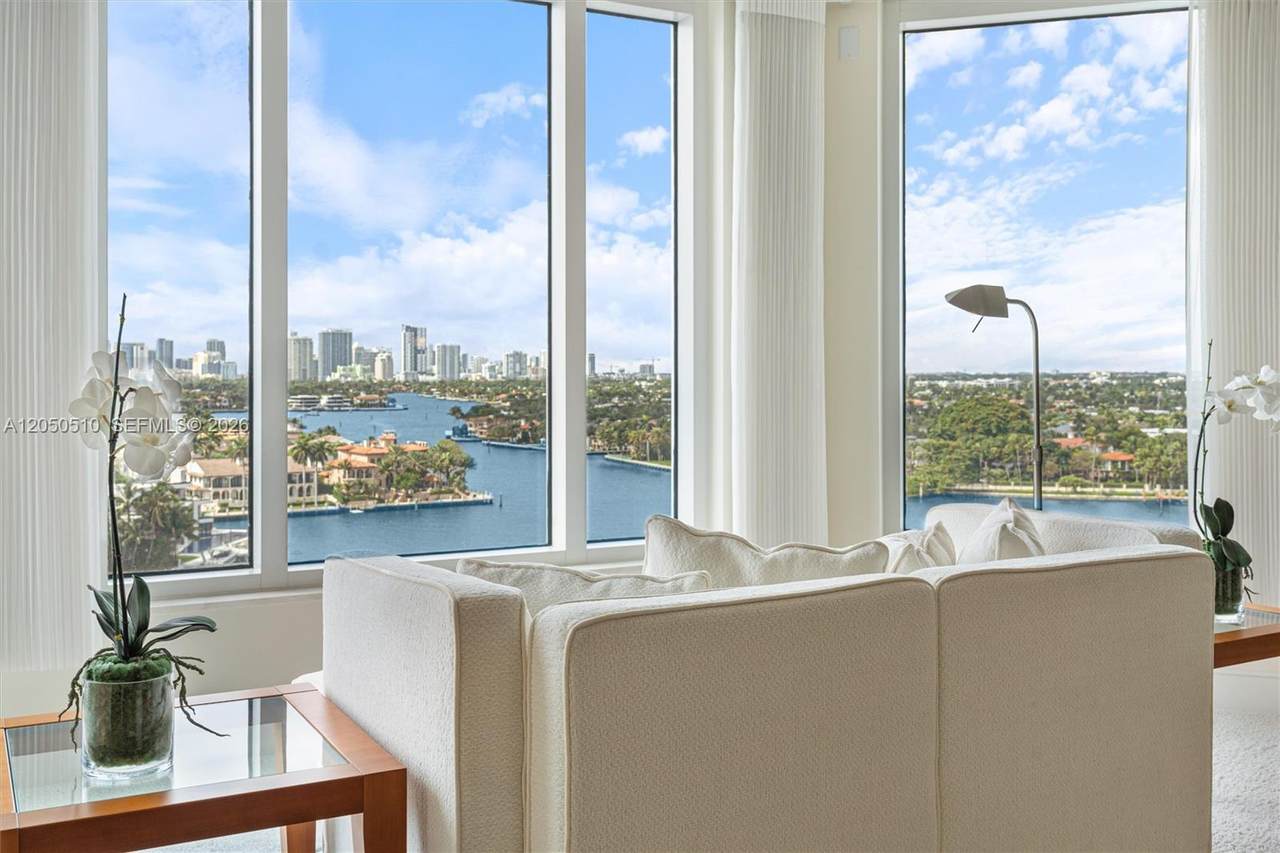 3055 Harbor Dr - Photo 1