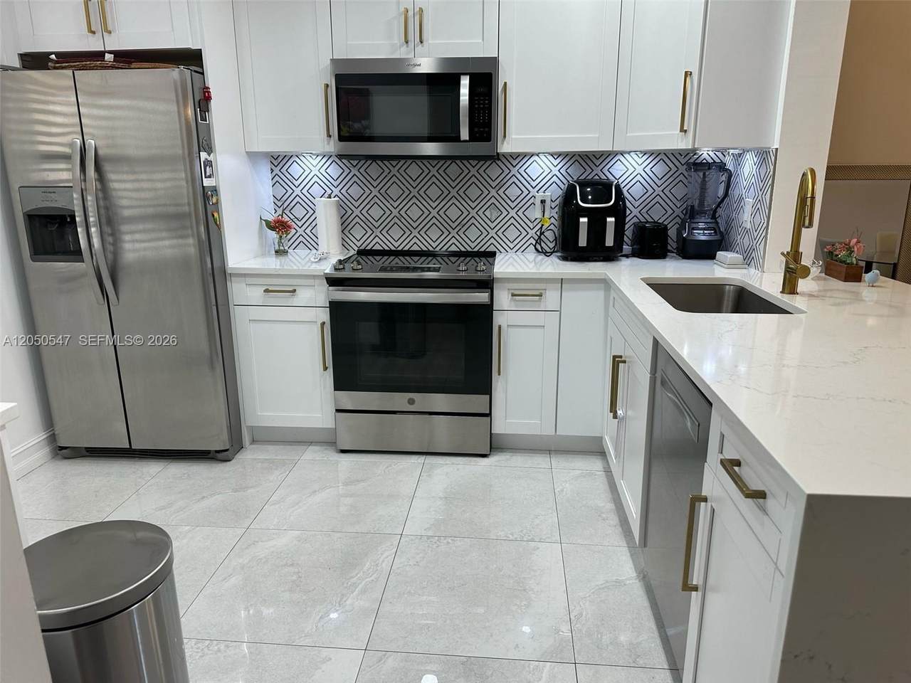 https://bt-photos.global.ssl.fastly.net/miami/1280_boomver_1_A12050547-2.jpg