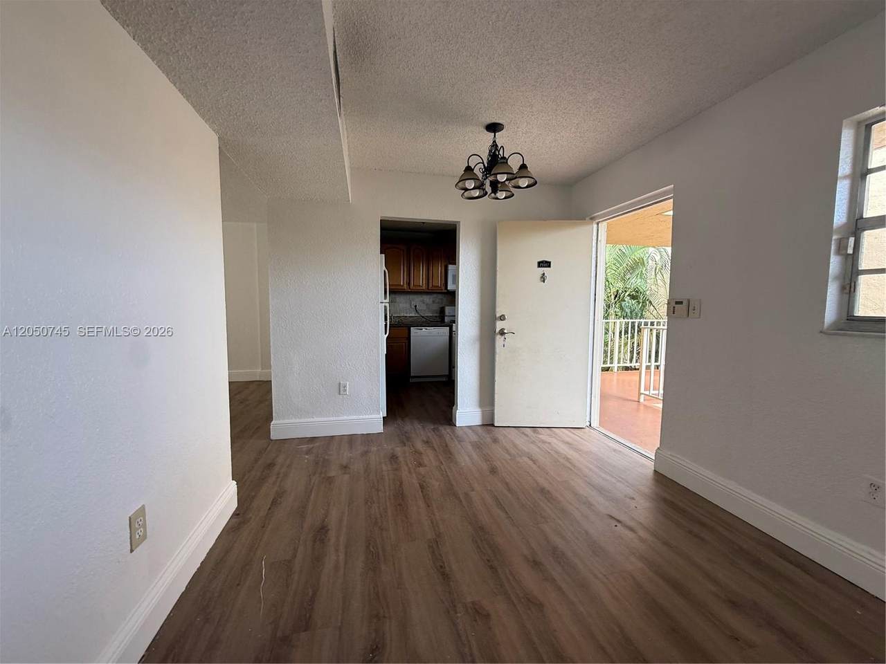https://bt-photos.global.ssl.fastly.net/miami/1280_boomver_1_A12050745-2.jpg