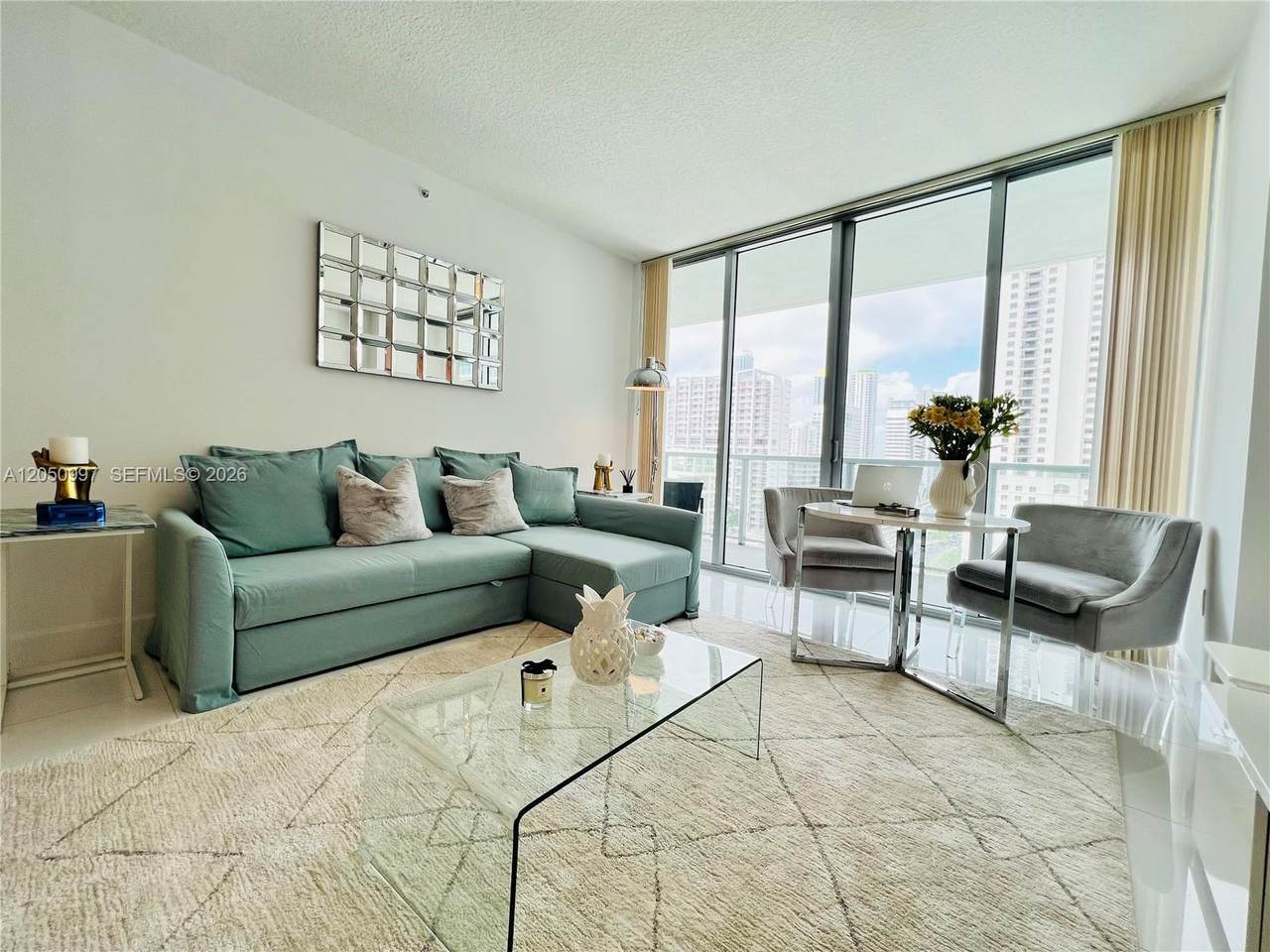 https://bt-photos.global.ssl.fastly.net/miami/1280_boomver_1_A12050997-2.jpg