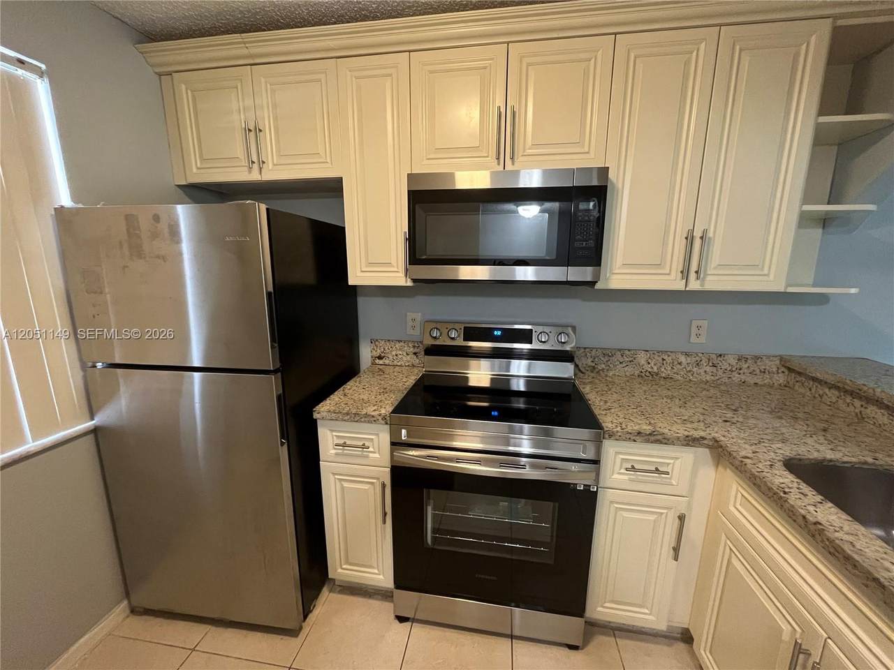 2740 Forest Hills Blvd - Photo 1