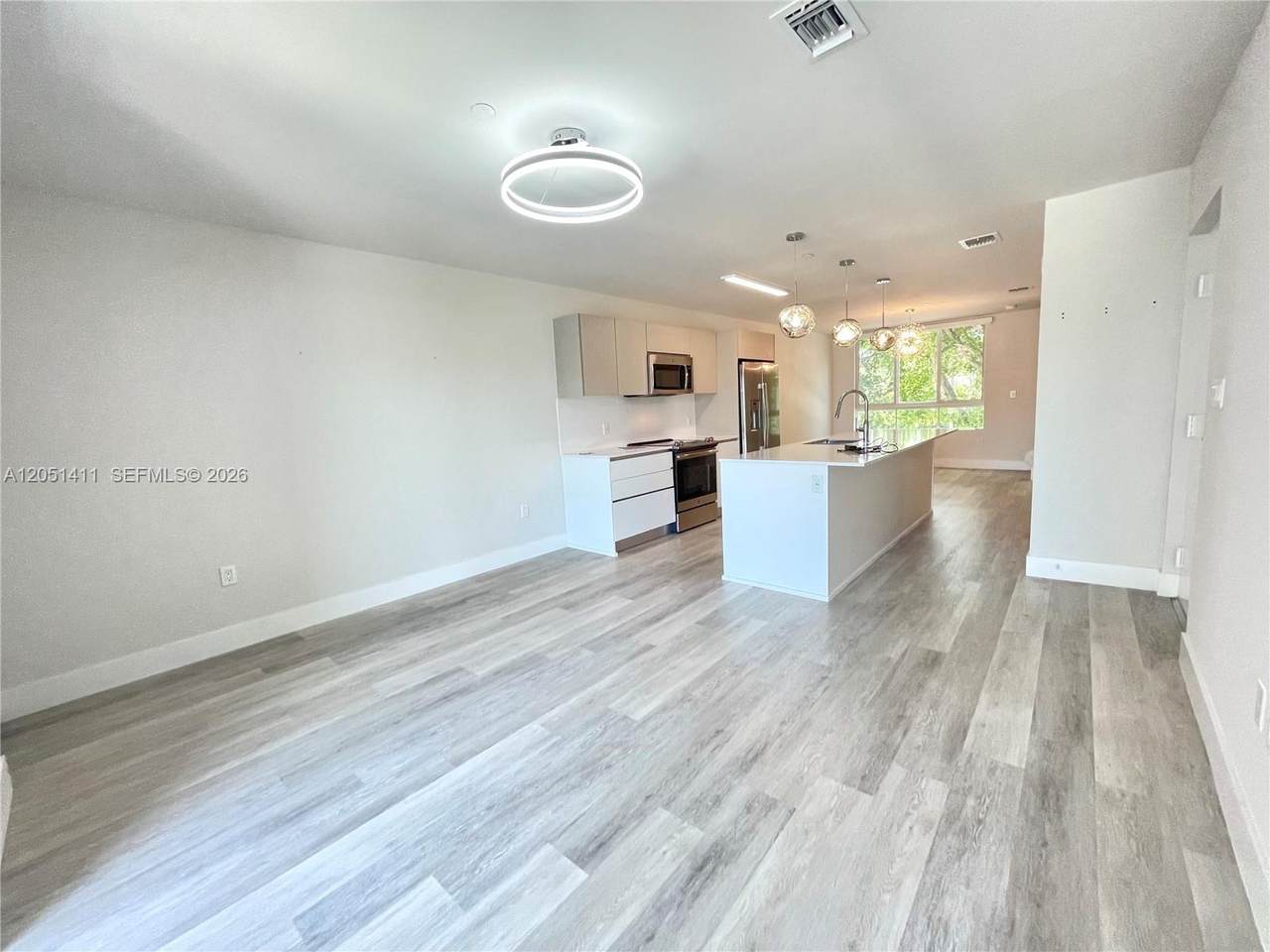 https://bt-photos.global.ssl.fastly.net/miami/1280_boomver_1_A12051411-2.jpg