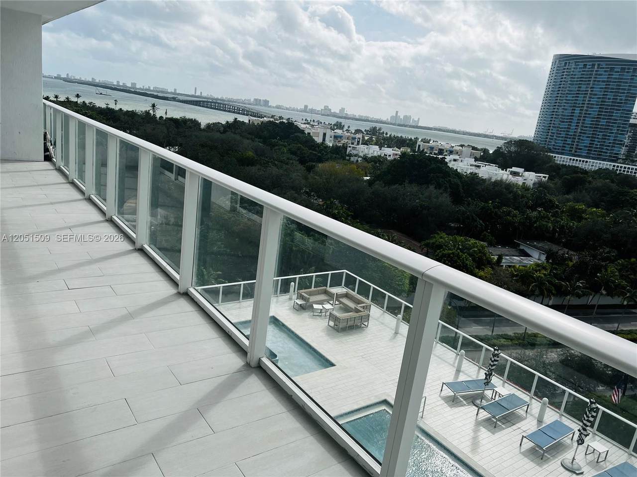 https://bt-photos.global.ssl.fastly.net/miami/1280_boomver_1_A12051509-2.jpg