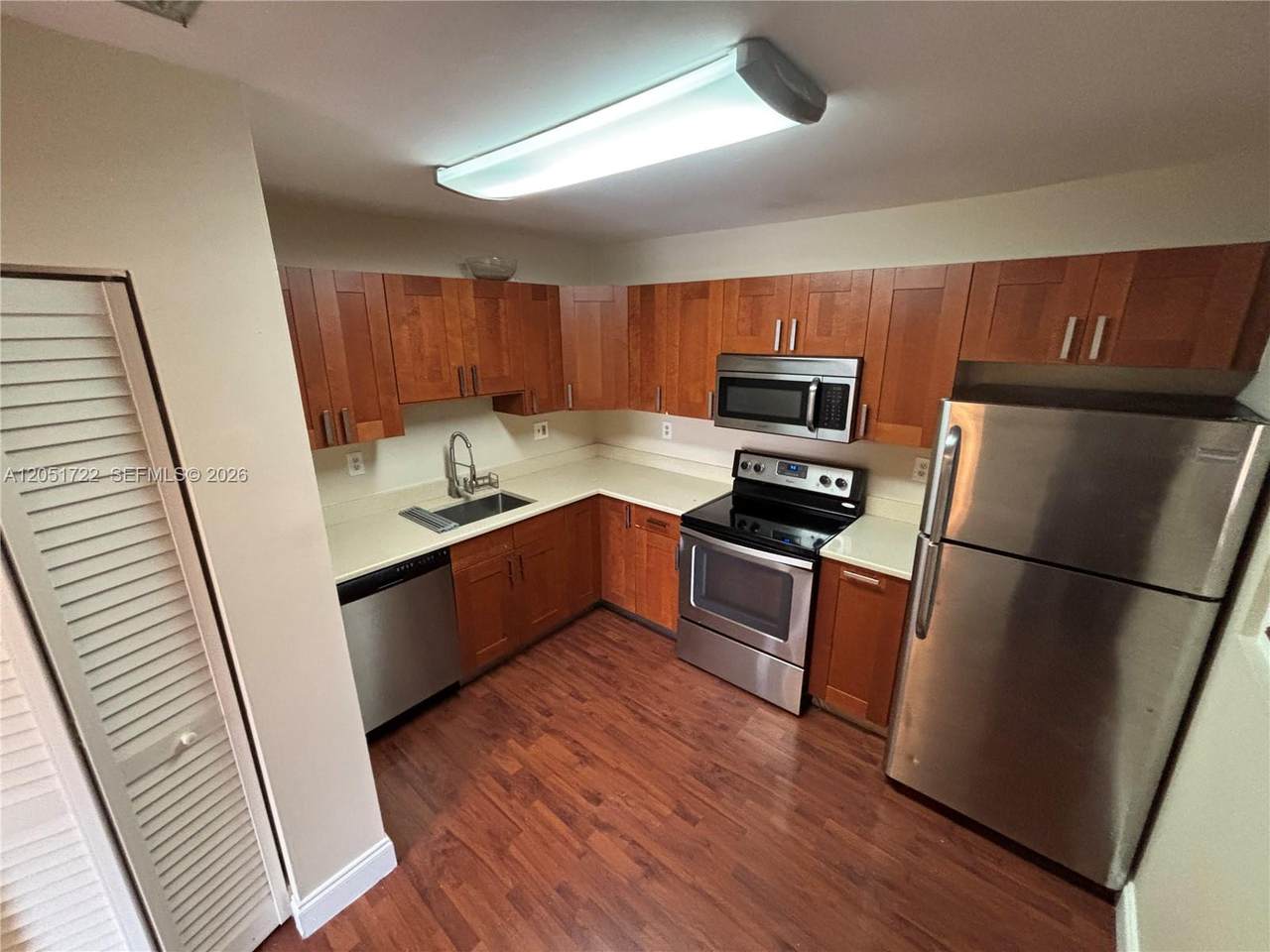 10521 Mahogany Key Cir - Photo 1