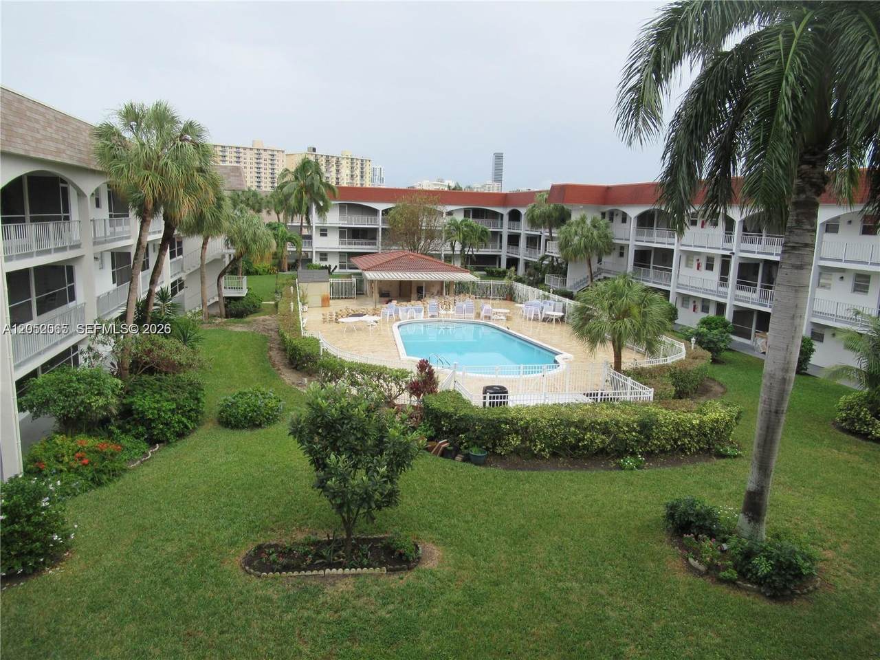 501 Blue Heron Dr - Photo 1
