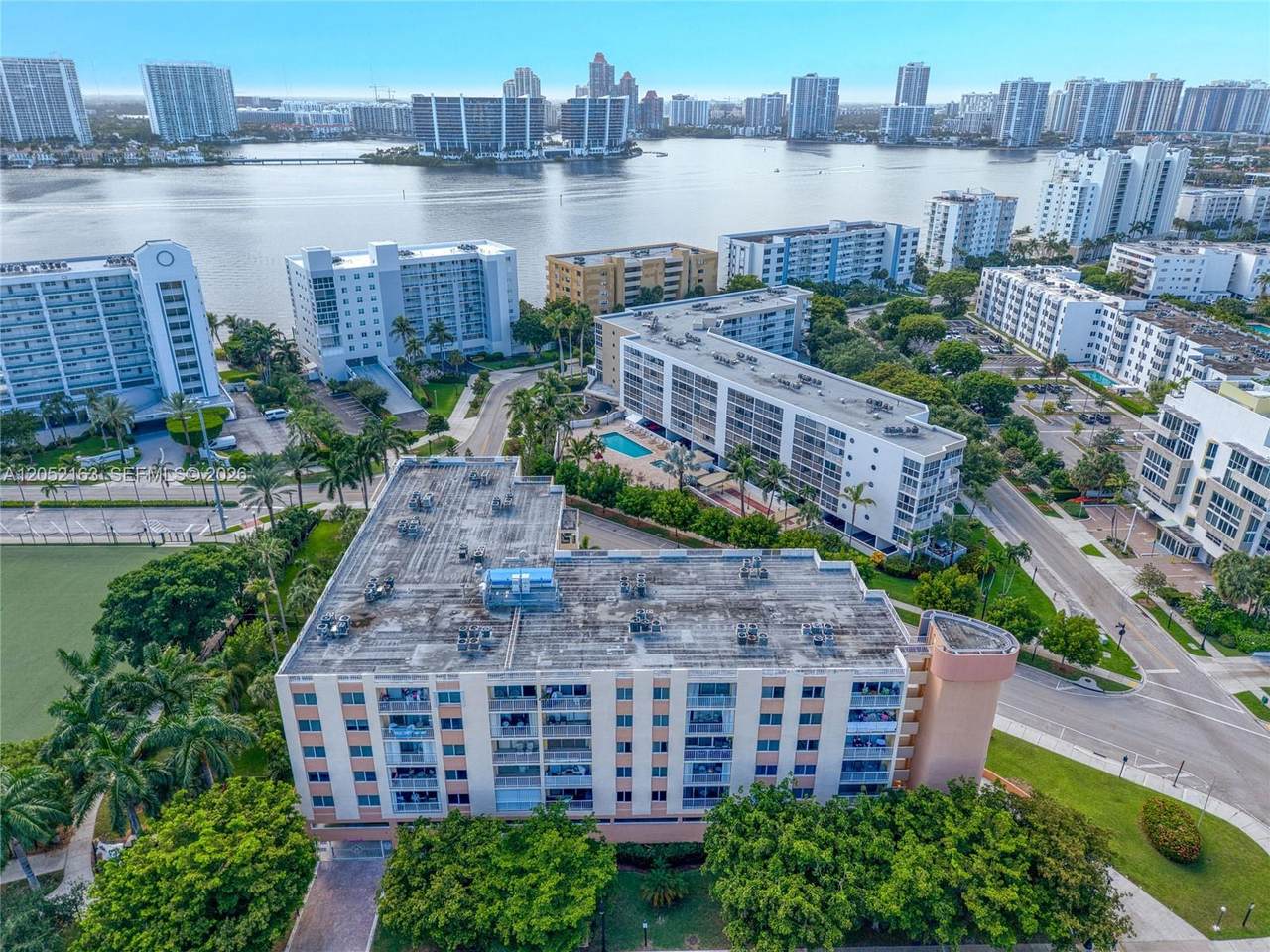 https://bt-photos.global.ssl.fastly.net/miami/1280_boomver_1_A12052163-2.jpg