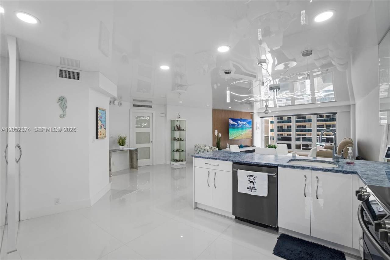 https://bt-photos.global.ssl.fastly.net/miami/1280_boomver_1_A12052374-2.jpg
