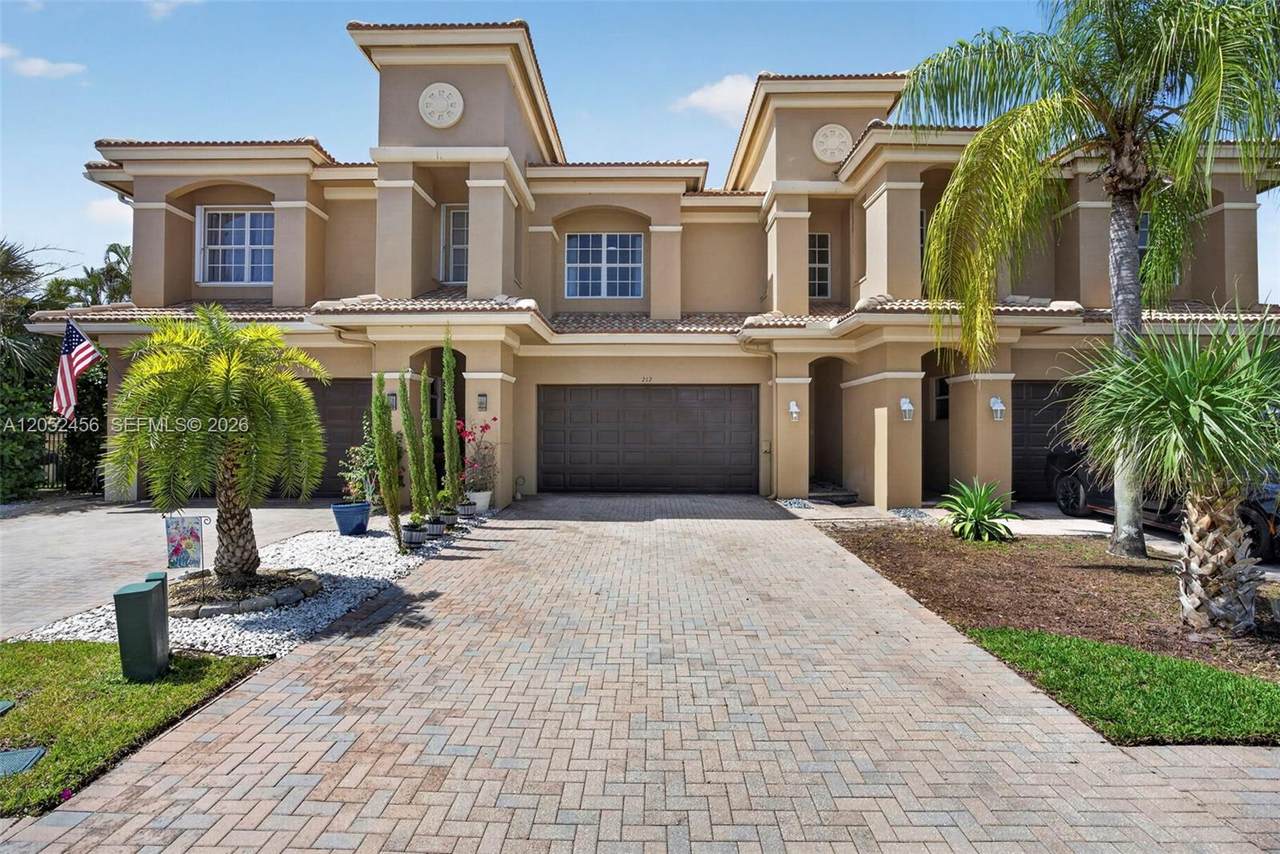 212 Catania Way - Photo 1