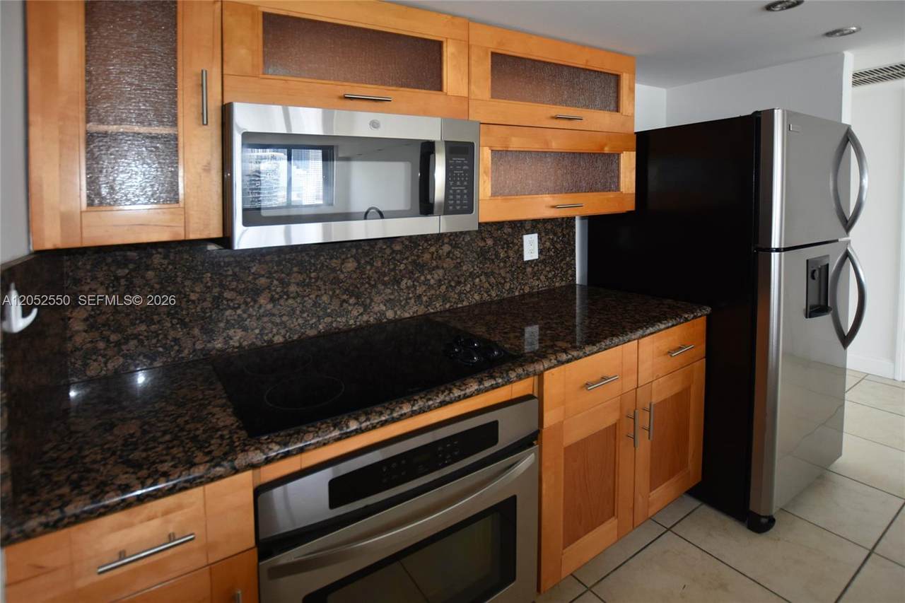 540 Brickell Key Dr - Photo 1