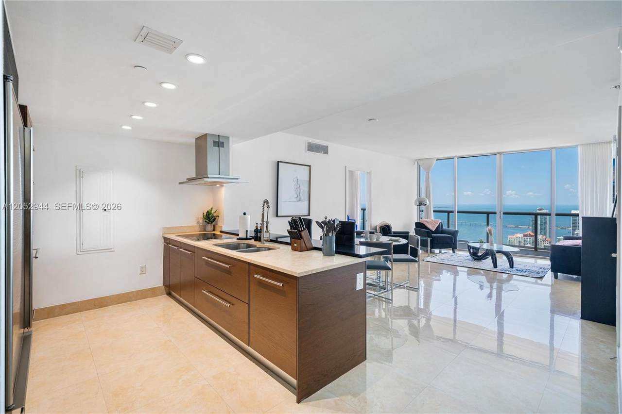 https://bt-photos.global.ssl.fastly.net/miami/1280_boomver_1_A12052944-2.jpg
